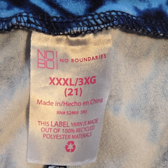 No Boundaries Super Soft Blue and White Tie-Dye Lounge Pants - Picture 4 of 5